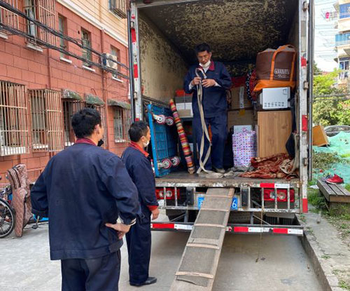 長(zhǎng)寧高樓層居民搬場(chǎng)